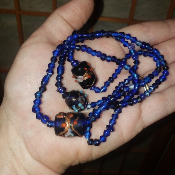 Blue Glass Beaded Necklace - Picture 4 of 4